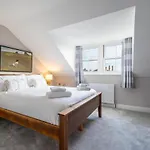 Сasa de vacaciones Dewsbury Court *
